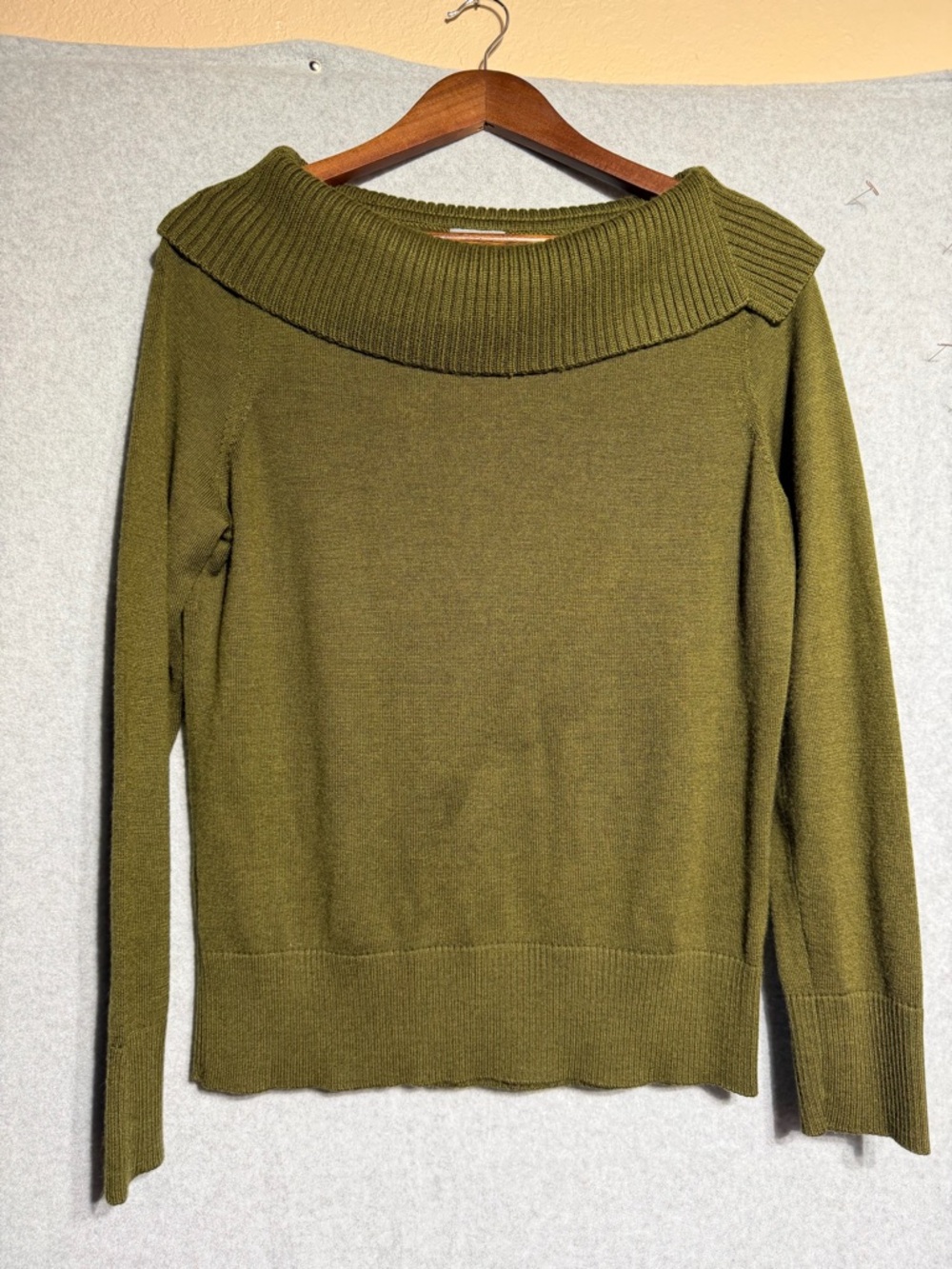 Ann Taylor Olive Off-the-Shoulder Ribbed Boatneck Sweater